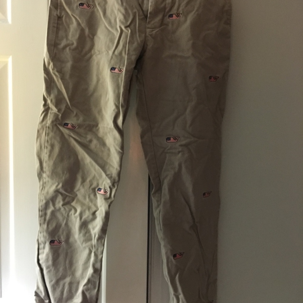 Vineyard vines khakis - American flag size 30x30